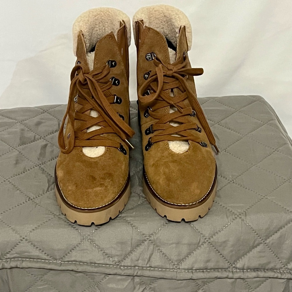 Blondo Brown Suede Lace-Up Winter Boots, women’s size 10